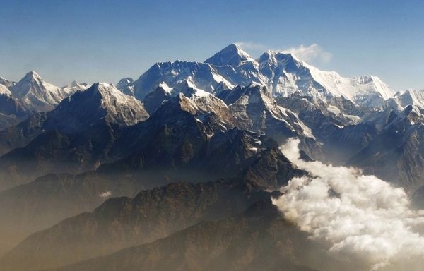 sem13aoue-Z11-Everest-Himalaya.jpg