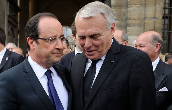 Ayrault-Hollande-records-de-mecontents.jpg