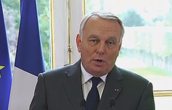 Jean-Marc-Ayrault-suspension-ecotaxe.jpg