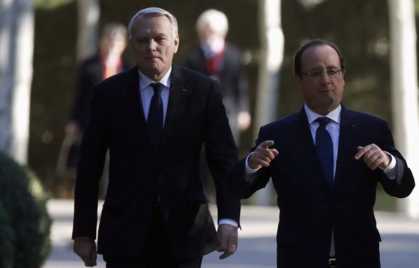 Jean-Marc-Ayrault-Francois-Hollande-reforme-fiscale.jpg