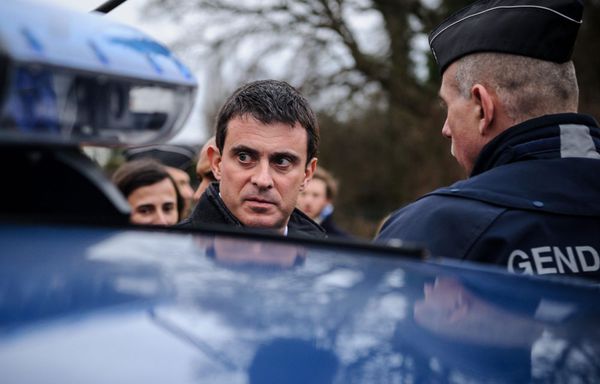 sem14janb-Z13-Manuel-Valls-bilan-reveillon-meurtrier.jpg