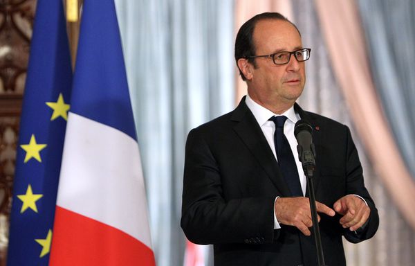 Hollande-frappes-en-Irak-divisent-classe-politique.jpg