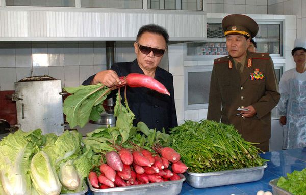 sem50-Z29-Coree-du-Nord-Kim-Jong-il.jpg