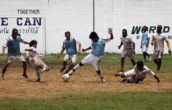 sem52-Z25-footballeurs-prison-bangkok.jpg