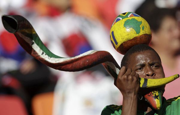 sem52-Z9-Ghana-supporter.jpg
