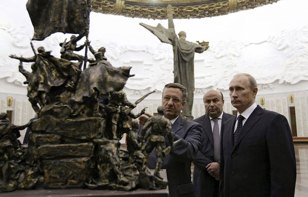 sem54-Z33-Poutine-memorial-facisme.jpg