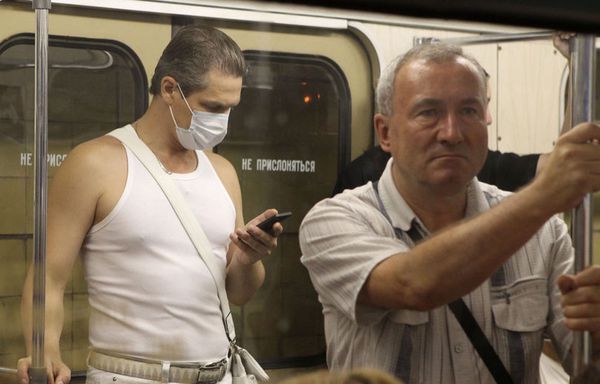 sem64-Z15-russie-incendie-feux-fumee-masque-Moscou-metro.jpg