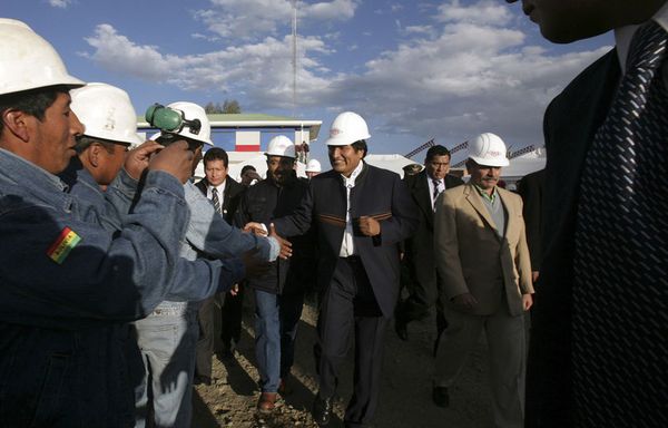sem70-Z37-Bolivie-Morales-Petrole9.jpg