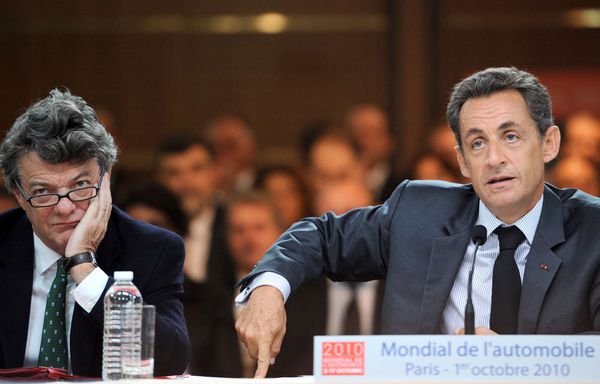 Nicolas-Sarkozy-Jean-Louis-Borloo-salon-auto.jpg