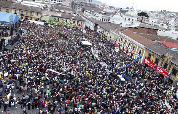 sem84-Z3-Marche-pour-la-democratie-a-Quito-Equateur.jpg