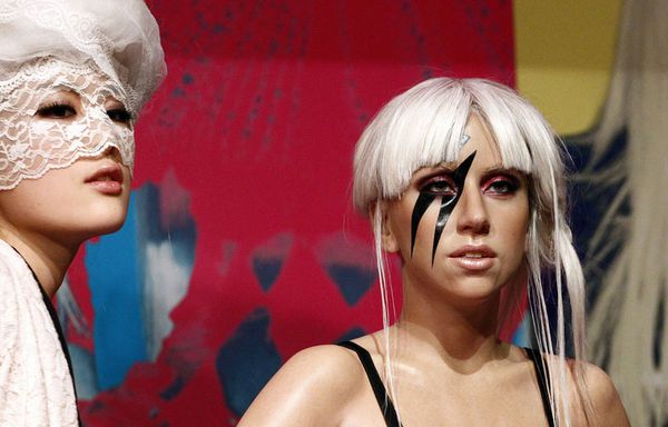 sem99-Z19-Lady-Gaga-statut-de-cire.jpg