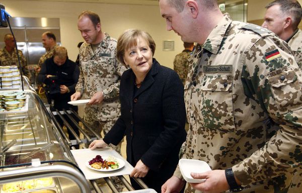 sem102-Z1-Angela-Merkel-Afghanistan.jpg
