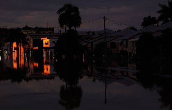 sem11jb-Z22-Miroir-d-eau_inondations_australie.jpg