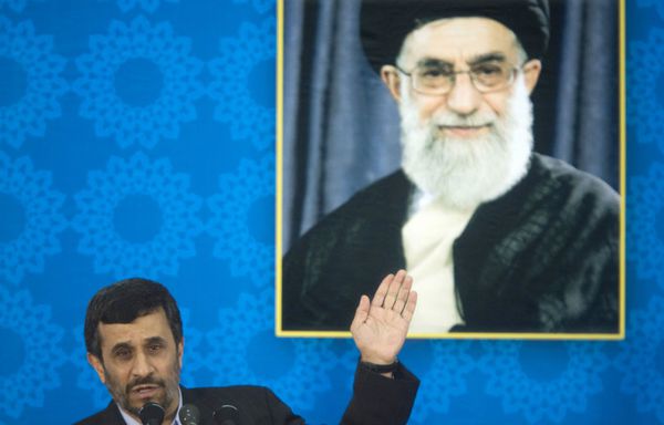 sem21-Z2-Ahmadinejad.jpg
