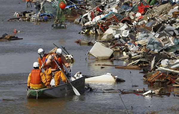 sem11ae-Z4-tsunami-a-sendai-japon.jpg