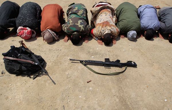 sem11ae-Z40-Au-nom-d-Allah-libye-insurges.jpg