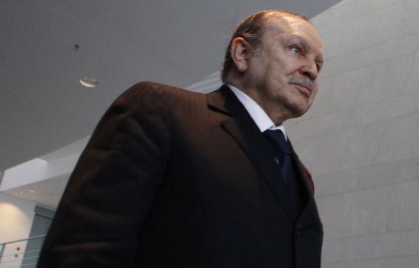 sem11ae-Z6-Abdelaziz-Bouteflika-lagerie-democratie.jpg