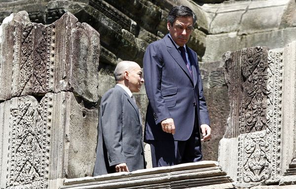 sem11jla-Z15-Francois-Fillon-roi-du-Cambodge-Norodom-Sihamo.jpg