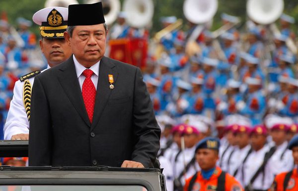 sem11octc-Z3-Indonesie-President-Defile-militaire.jpg