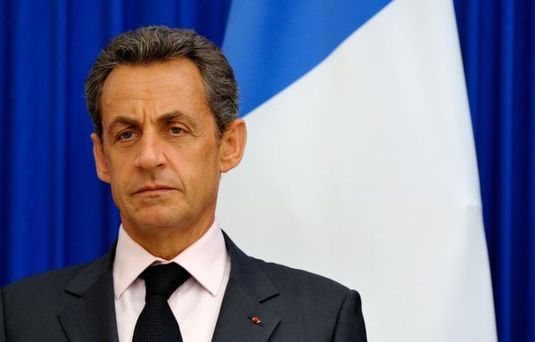 Nicolas-Sarkozy-face-a-la-crise-de-la-dette.jpg