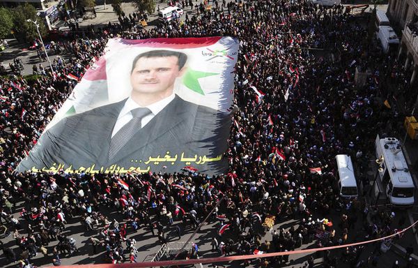 sem11novf-Z20-Manifestation-pro-Bachar-el-Assad-Damas-Syrie.jpg