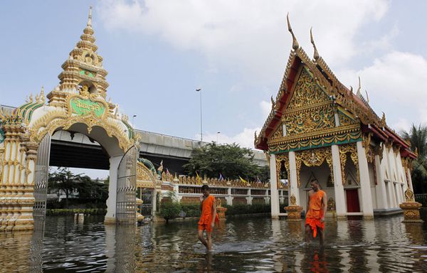 sem11nova-Z6-Bangkok-inondations-temple.jpg