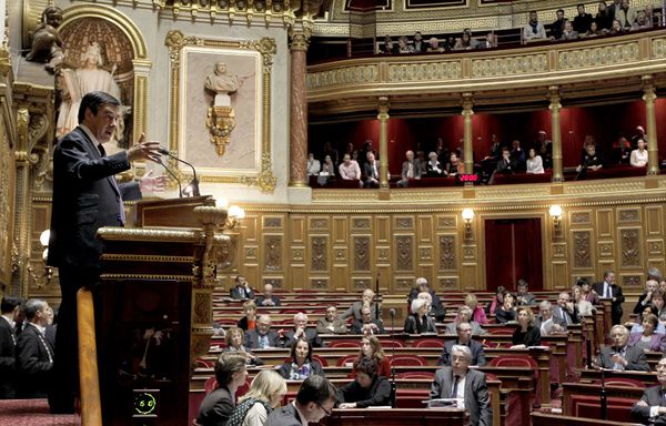 Francois-Fillon-debat-au-senat-vote-des-etrangers.jpg