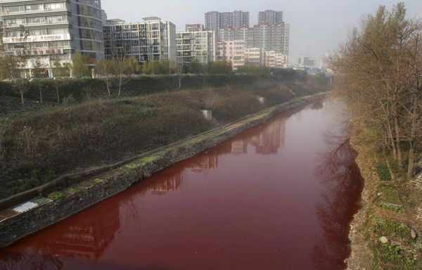 sem11decd-Z16-Riviere-rouge-Jianhe-Pollution-Chine.jpg