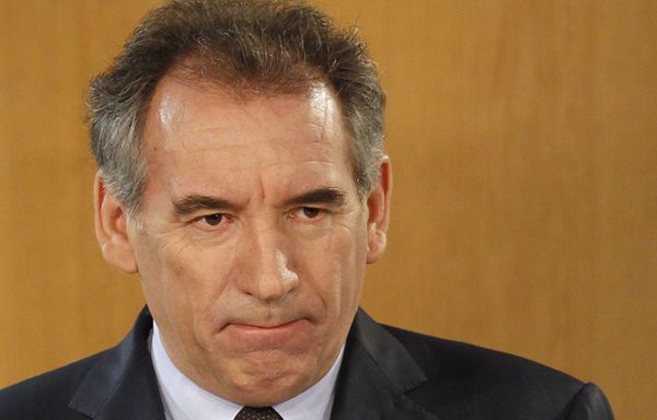 Francois-Bayrou-joue-le-rassemblement.jpg