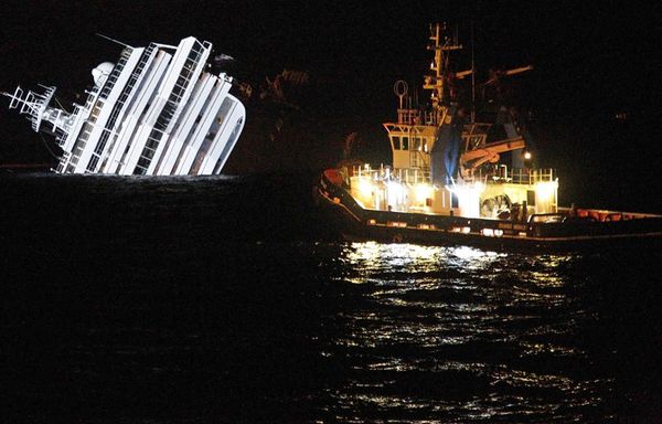 sem12jane-Z38-epave-Costa-Concordia-vidage-des-cuves.jpg
