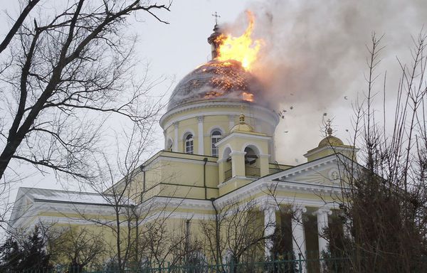 sem12janh-Z17-incendie-cathedrale-Ukraine.jpg
