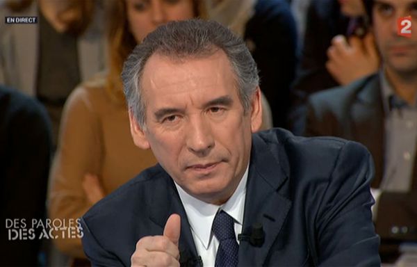 sem12marb-Z12-Francois-Bayrou-Sarkozy-Hollande-dos-a-dos.jpg