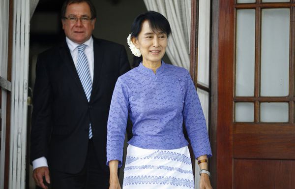 sem12marb-Z2-Rangoon-Birmanie-Aung-San-Suu-Kyi.jpg