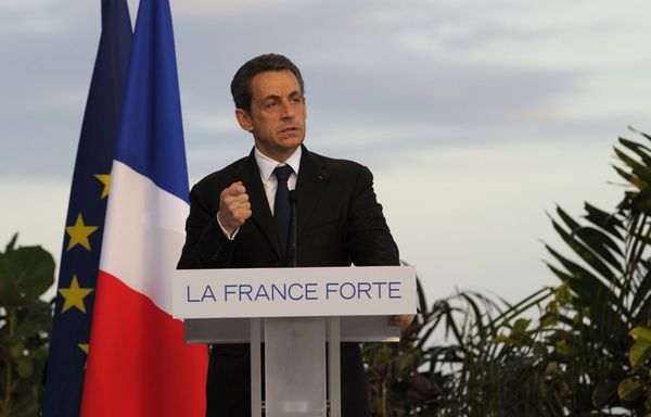 Nicolas-Sarkozy-a-la-Reunion-4-avril.jpg