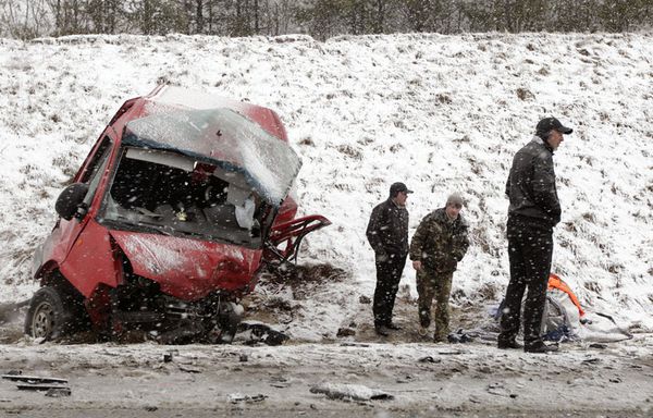 sem12avrb-Z20-accident-de-voiture-bielorussie.jpg