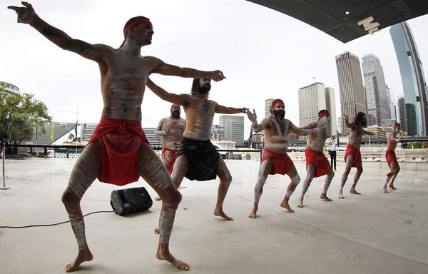 sem12marh-Z7-danseurs-aborigenes-musee-Sydney.jpg