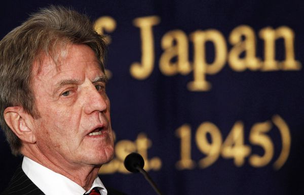 sem26-Z12-Bernard-Kouchner.jpg