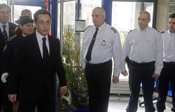 sem26-Z17-Sarkozy-Dammarie-policier-ETA-Zapatero.jpg