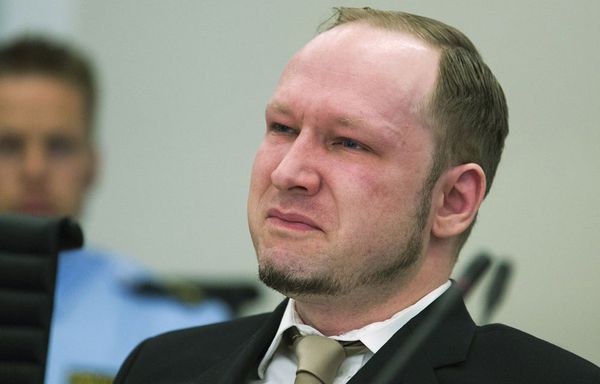 sem12avrd-Z27-Anders-Breivik-proces-77-victimes.jpg