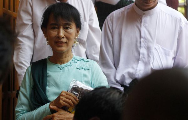 sem12avrf-Z33-Aung-San-Suu-Kyi-Birmanie.jpg