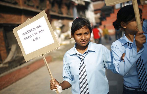 sem12juic-Z30-Marche-Nepal-contre-enfants-au-travail.jpg
