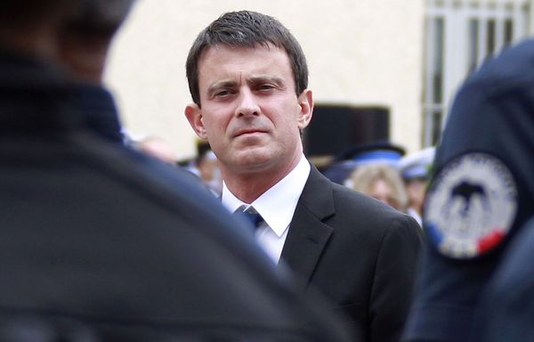 Manuel-Valls-veut-retour-du-matricule-policiers.jpg