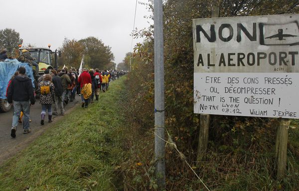 sem12novf-Z13-Manifestation-Notre-Dame-des-Landes.jpg