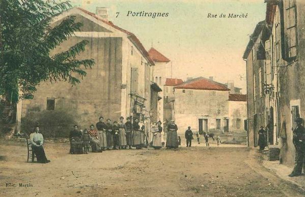 CPA POrtiragnes rue du marché
