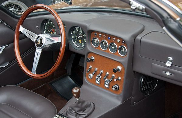 lamborghini_350_gts_1965_119.jpg