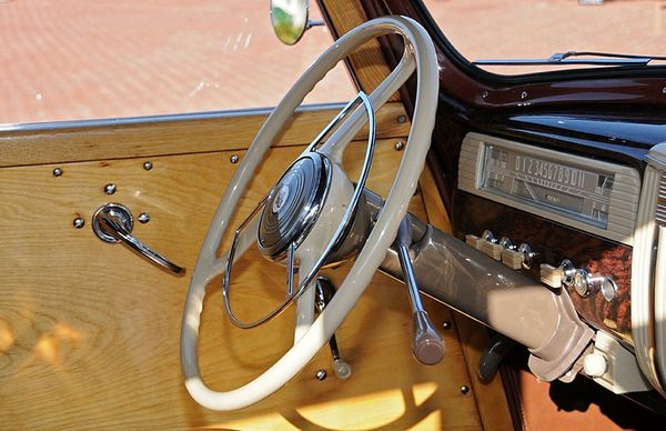 packard_110_woody_station_wagon_1941_116.jpg