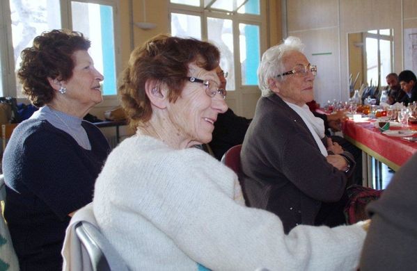 NOEL-Repas-personnes-seules-Paroisse-25-decembre 016