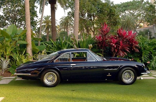 b5579_ferrari_500_superfast_coupe_pininfarina_1965_10.jpg