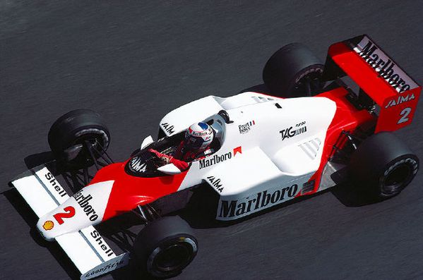 mcLaren_mp4-2b_champion_du_monde_1985_02.jpg