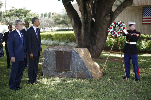 sem13jula-Z21-Obama-rencontre-Bush-en-Tanzanie.jpg